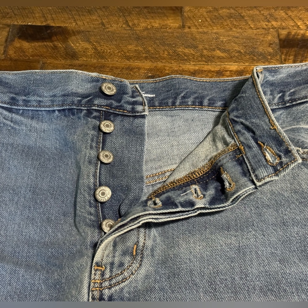 NWT Old Navy high-rise Slouchy Straight Jean Shorts
Size 20 - Picture 3 of 6